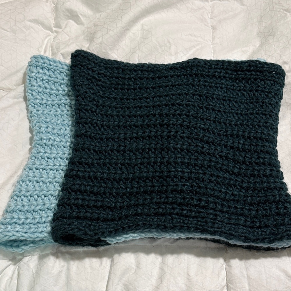 NWOT LOFT Vintage Cozy Knit Infinity Scarf in Dark Teal and Light Blue